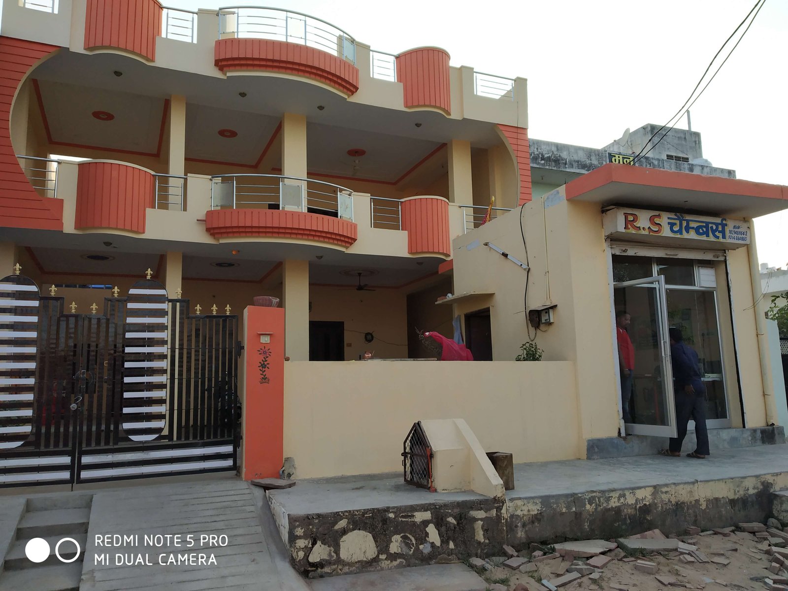 नींव खुदाई का कार्य