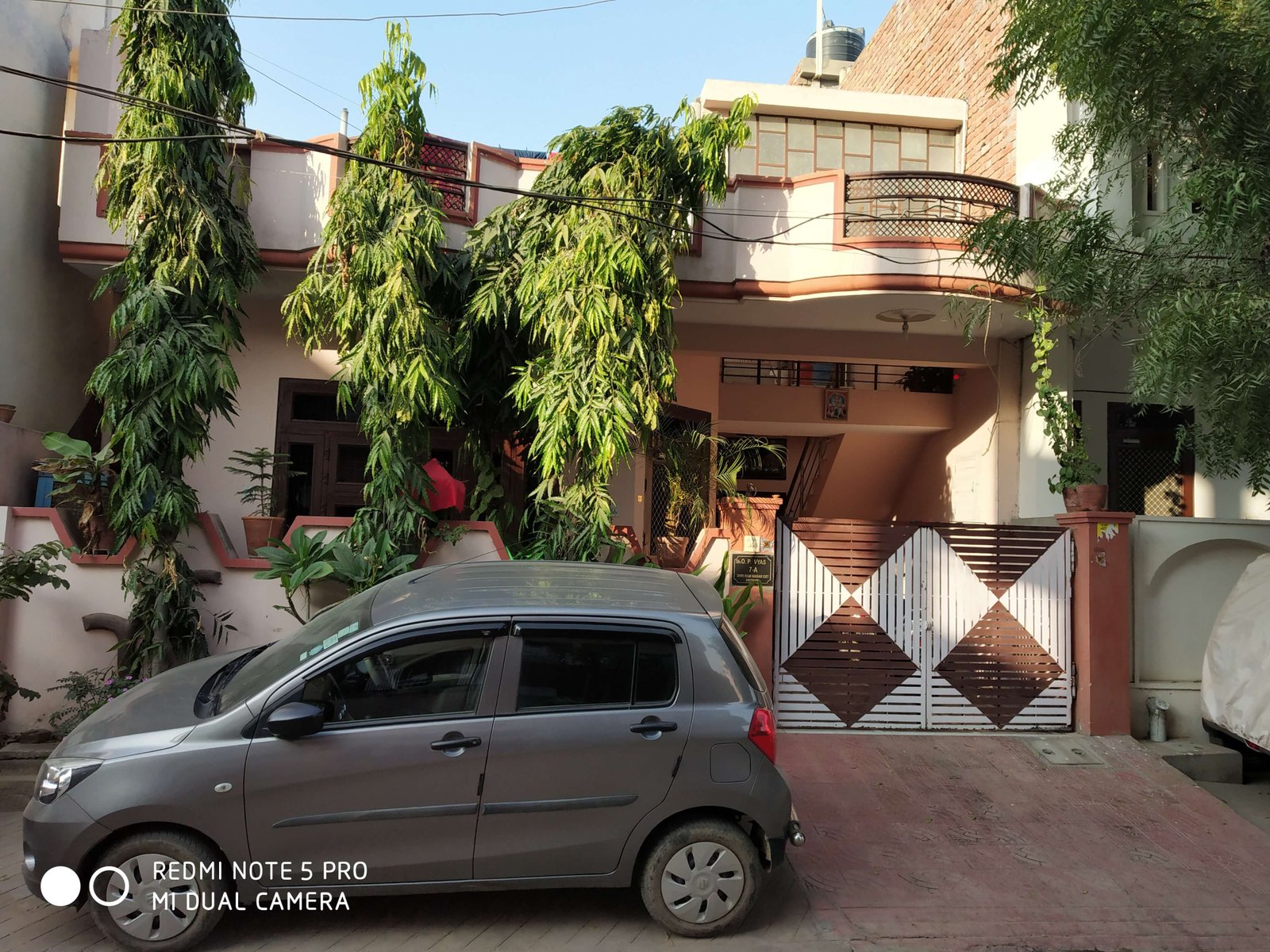 तैयार कोठी का सामने का लुक